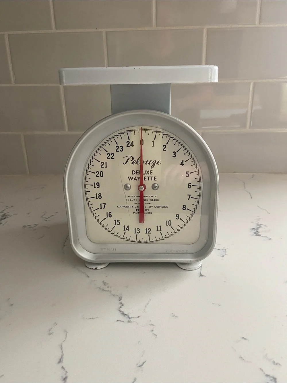 Vintage Pelouze Deluxe Wayette Kitchen Scale White 25 lb YG400 MCM